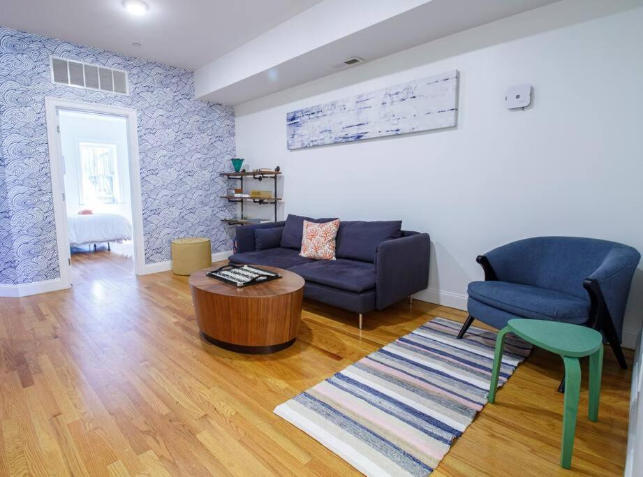 Апартаменты 4Br 1,5Bh Sunny Apt In Roxbury Бостон Номер фото